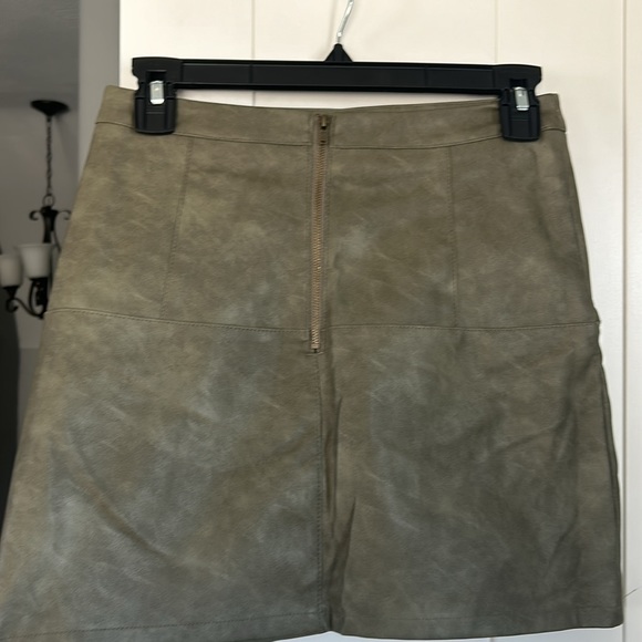 Shinestar skirt - Picture 2 of 3